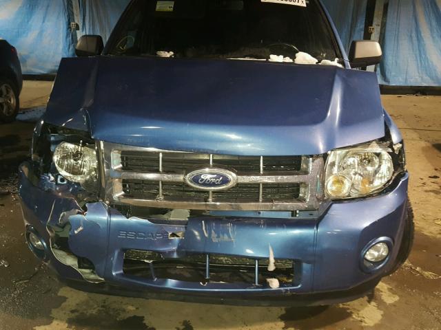 1FMCU0D76AKD32129 - 2010 FORD ESCAPE XLT BLUE photo 9