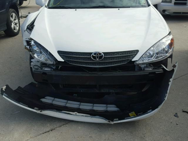 4T1BE30K82U040993 - 2002 TOYOTA CAMRY LE WHITE photo 9