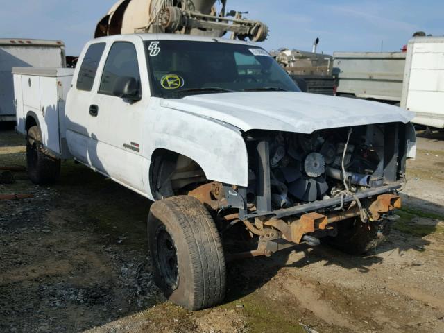 1GBHC29103E188029 - 2003 CHEVROLET SILVERADO WHITE photo 1