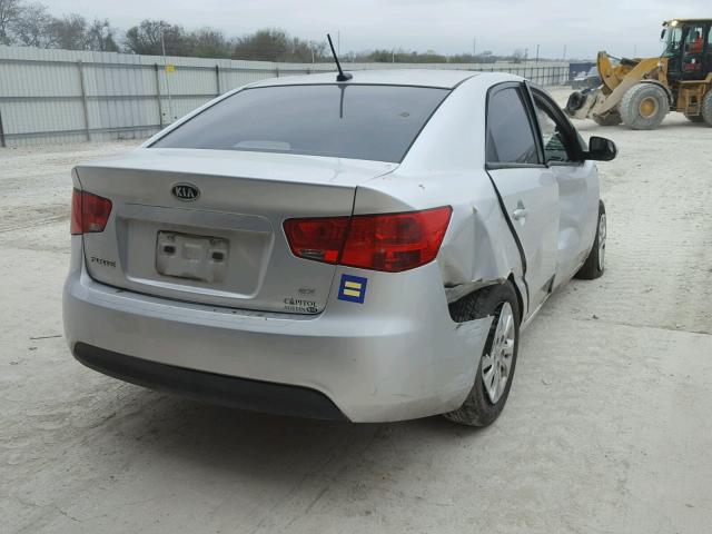 KNAFU4A22C5483467 - 2012 KIA FORTE EX SILVER photo 4