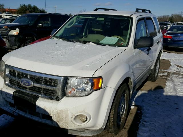 1FMCU9DG5CKB68993 - 2012 FORD ESCAPE XLT WHITE photo 2