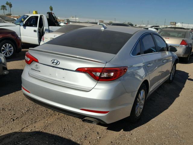 5NPE24AF0HH472448 - 2017 HYUNDAI SONATA SE SILVER photo 4