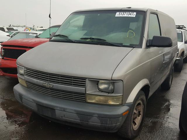 1GCDM19XX2B140480 - 2002 CHEVROLET ASTRO TAN photo 2