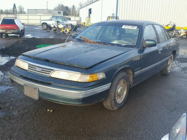 2FALP74W5PX141289 - 1993 FORD CROWN VICT GREEN photo 2