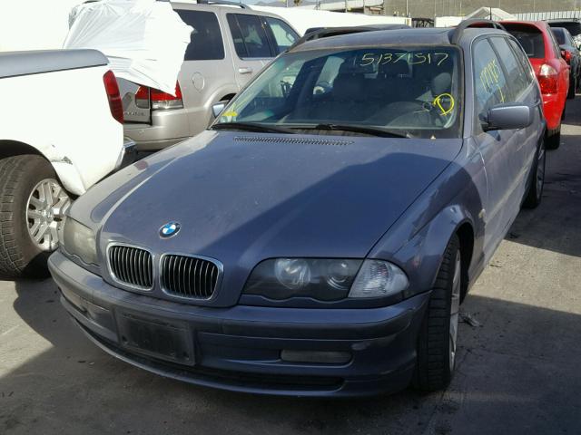 WBAAW33421ET43249 - 2001 BMW 325 IT BLUE photo 2