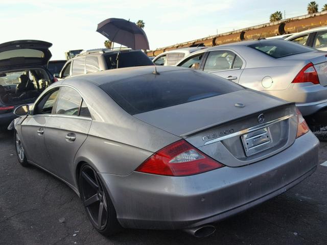 WDDDJ75XX6A047753 - 2006 MERCEDES-BENZ CLS 500C GRAY photo 3