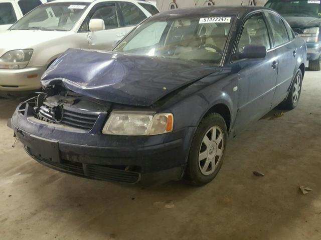 WVWMD23B6YP215996 - 2000 VOLKSWAGEN PASSAT GLS BLUE photo 2