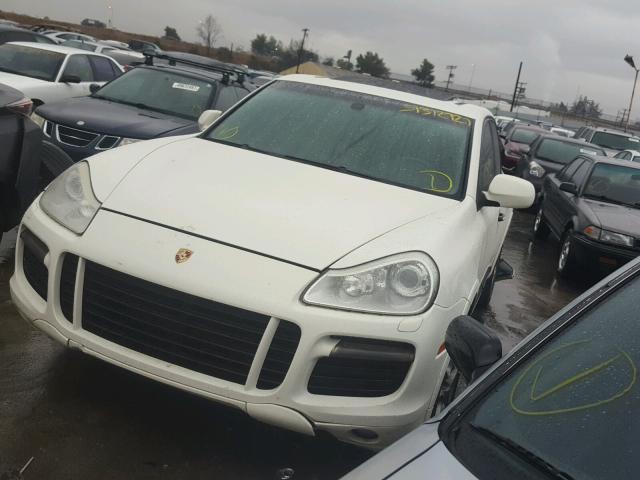 WP1AD29P49LA62094 - 2009 PORSCHE CAYENNE GT WHITE photo 2