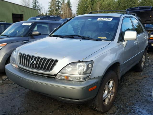 JT6HF10U0X0066656 - 1999 LEXUS RX 300 SILVER photo 2