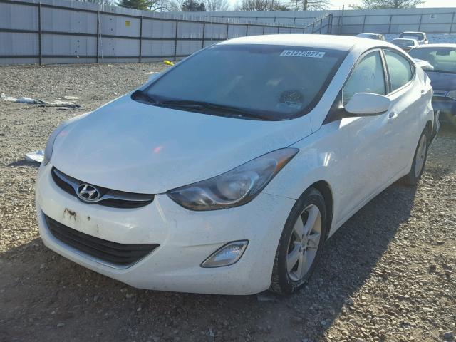 5NPDH4AE7DH206758 - 2013 HYUNDAI ELANTRA GL WHITE photo 2