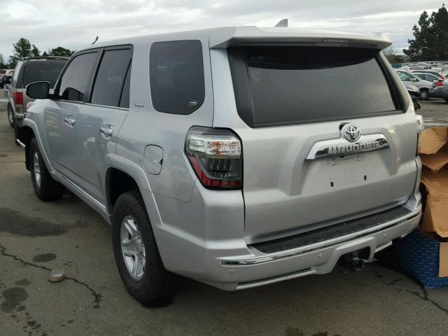 JTEBU5JR8G5333109 - 2016 TOYOTA 4RUNNER SR SILVER photo 3