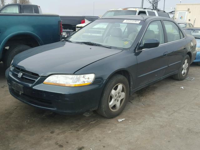 1HGCG1652YA068566 - 2000 HONDA ACCORD EX GREEN photo 2