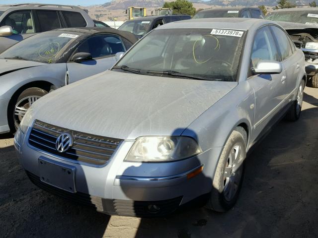 WVWRH63B82P433222 - 2002 VOLKSWAGEN PASSAT GLX SILVER photo 2