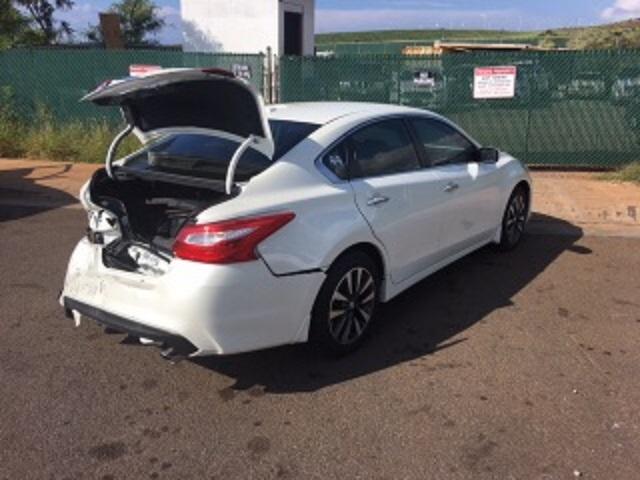 1N4AL3AP7GC276943 - 2016 NISSAN ALTIMA 2.5 WHITE photo 4