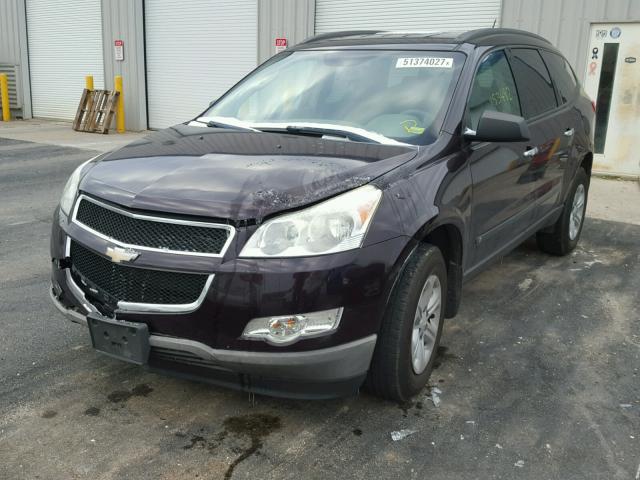 1GNLVEED9AS112431 - 2010 CHEVROLET TRAVERSE L BLACK photo 2