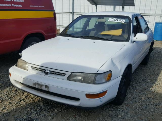 1NXBB02E1VZ506489 - 1997 TOYOTA COROLLA DX WHITE photo 2