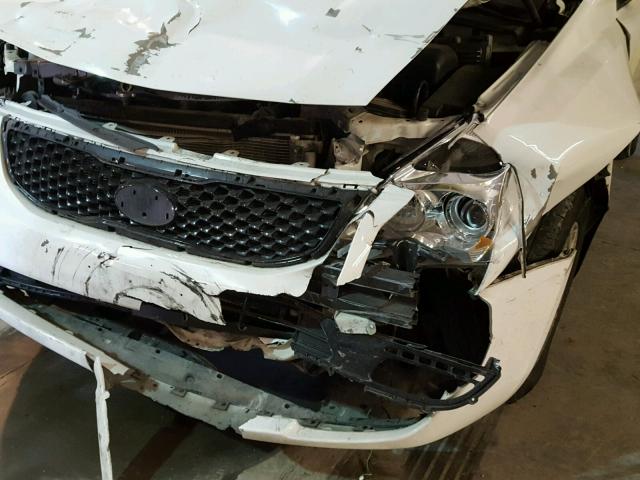 KNDMG4C79E6565199 - 2014 KIA SEDONA LX WHITE photo 9