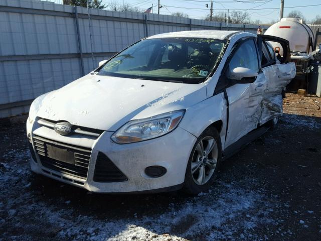 1FADP3K27DL249418 - 2013 FORD FOCUS SE WHITE photo 2