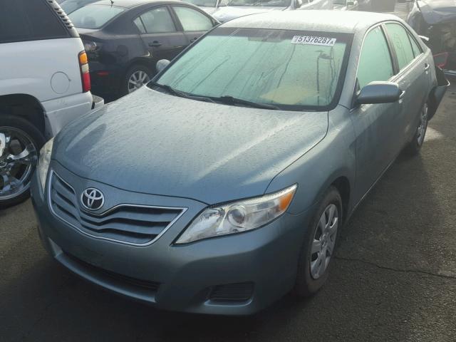 4T1BF3EK9BU659673 - 2011 TOYOTA CAMRY BASE BLUE photo 2