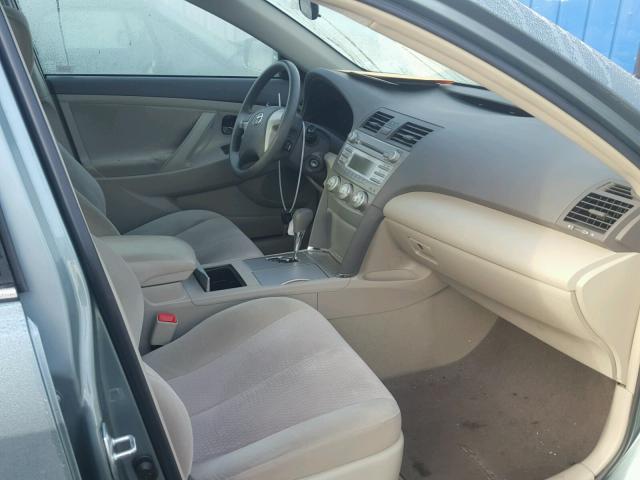 4T1BF3EK9BU659673 - 2011 TOYOTA CAMRY BASE BLUE photo 5