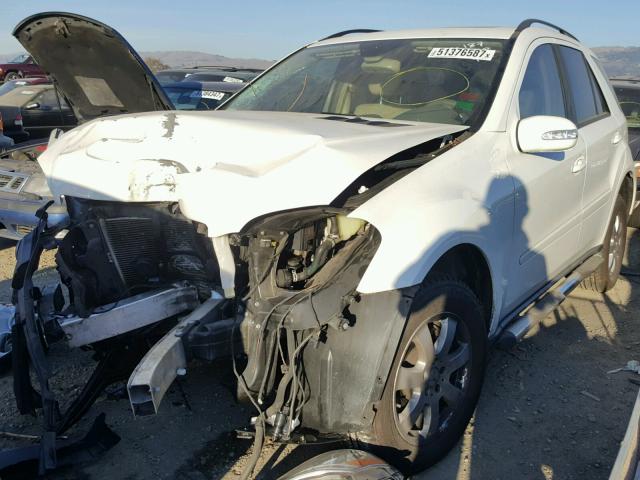 4JGBB86E16A065748 - 2006 MERCEDES-BENZ ML 350 WHITE photo 2