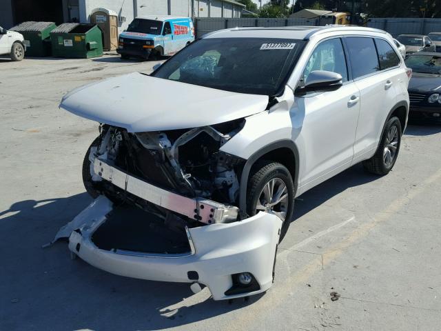 5TDKKRFH7FS092900 - 2015 TOYOTA HIGHLANDER WHITE photo 2