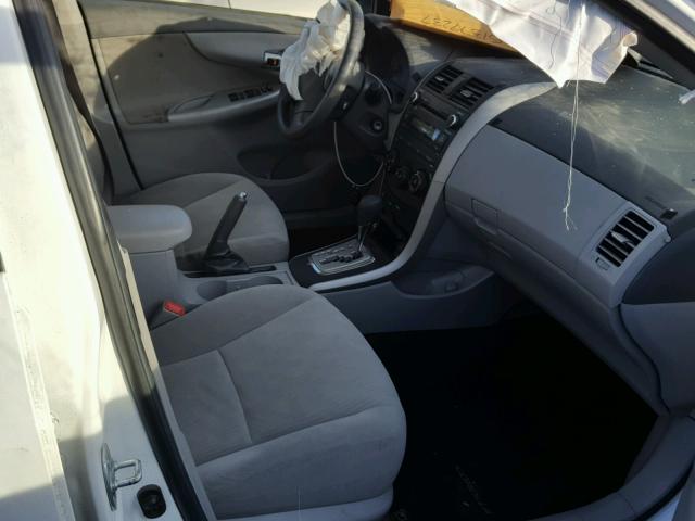 1NXBU4EE7AZ209279 - 2010 TOYOTA COROLLA BA WHITE photo 5