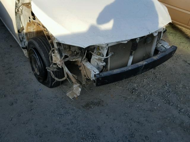 1NXBU4EE7AZ209279 - 2010 TOYOTA COROLLA BA WHITE photo 9