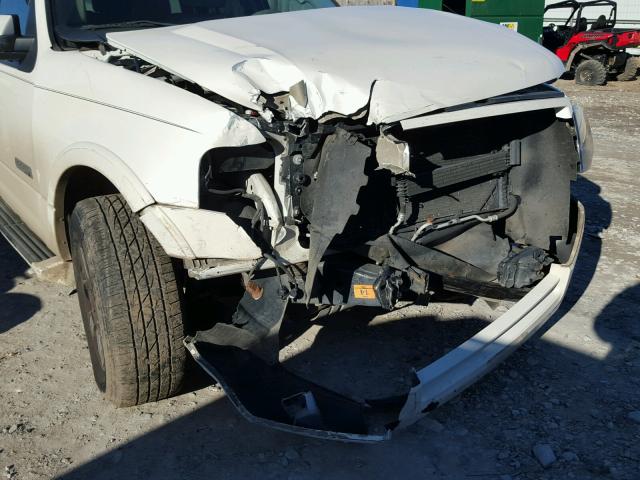 1FMFK19538LA14358 - 2008 FORD EXPEDITION WHITE photo 9