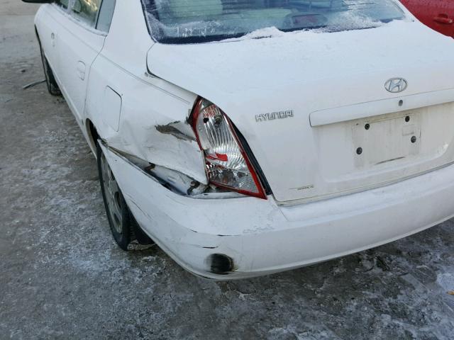 KMHDN45D02U324630 - 2002 HYUNDAI ELANTRA GL WHITE photo 9