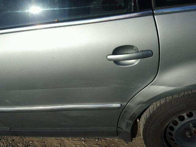 WVWND63B05E046383 - 2005 VOLKSWAGEN PASSAT GL GRAY photo 9