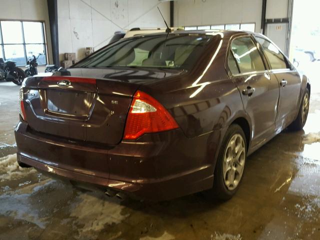 3FAHP0HAXBR224350 - 2011 FORD FUSION SE BURGUNDY photo 4