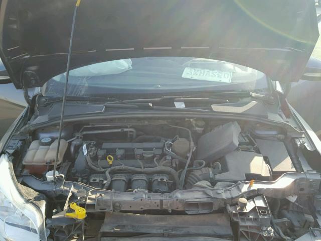 1FADP3F2XDL247396 - 2013 FORD FOCUS SE GRAY photo 7