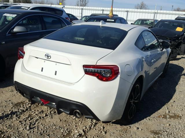 JF1ZNAA10H9705710 - 2017 TOYOTA 86 BASE WHITE photo 4