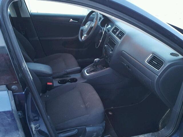 3VW2K7AJ1EM256071 - 2014 VOLKSWAGEN JETTA BASE BLUE photo 5