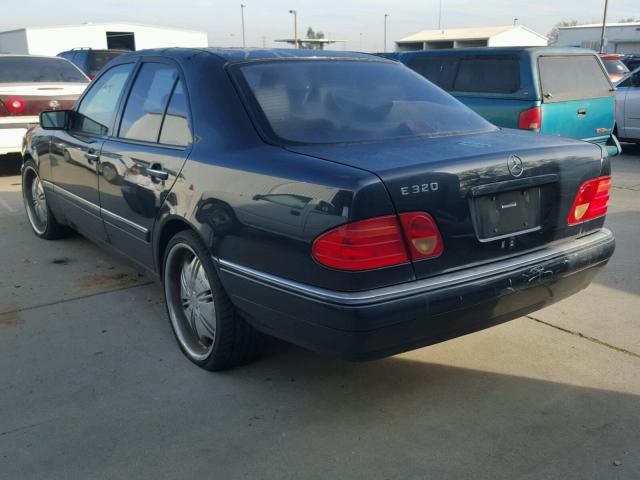 WDBJF55FXVA295282 - 1997 MERCEDES-BENZ E 320 GREEN photo 3