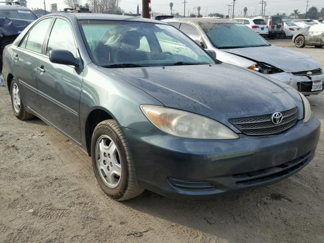 4T1BF30K12U515753 - 2002 TOYOTA CAMRY LE GREEN photo 1