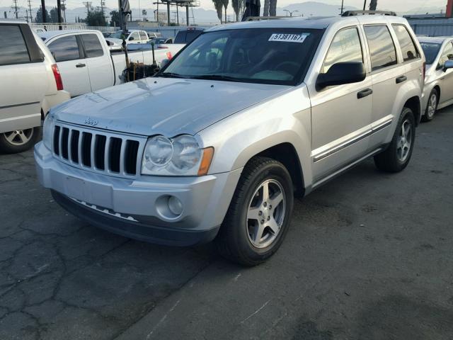 1J4HS48NX5C656548 - 2005 JEEP GRAND CHER SILVER photo 2