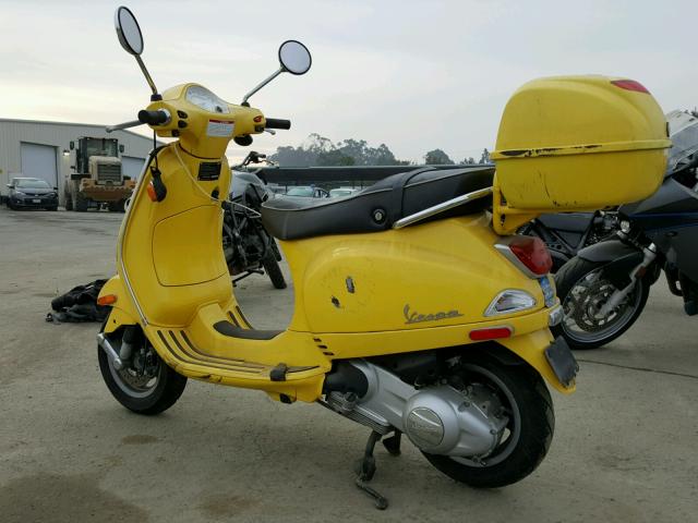 ZAPM448F7A5018620 - 2010 VESPA LX 150 YELLOW photo 3