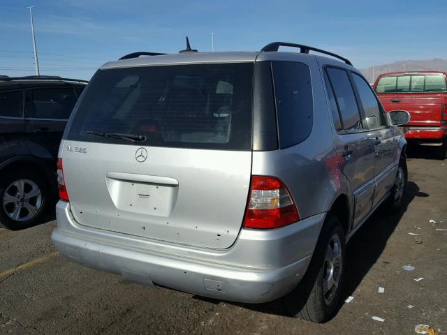 4JGAB54E12A308482 - 2002 MERCEDES-BENZ ML 320 SILVER photo 4