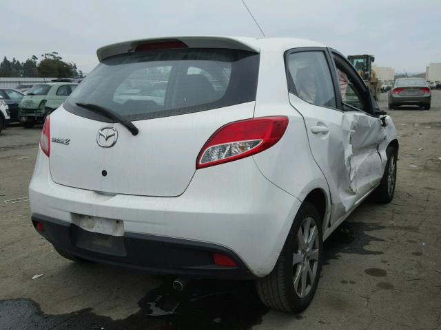 JM1DE1LY2D0157948 - 2013 MAZDA MAZDA2 WHITE photo 4