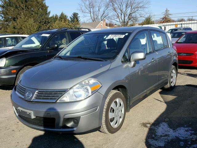 3N1BC13E18L448357 - 2008 NISSAN VERSA S GRAY photo 2