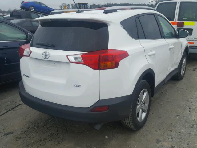 2T3WFREV4FW181691 - 2015 TOYOTA RAV4 XLE WHITE photo 4