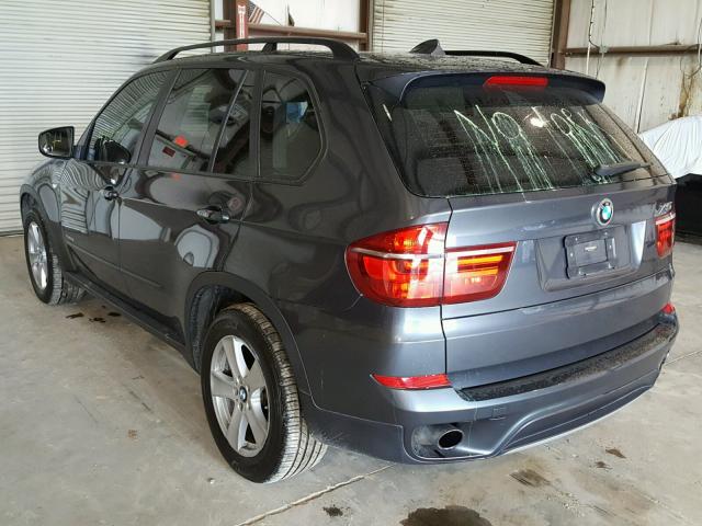 5UXZV4C58D0B16027 - 2013 BMW X5 XDRIVE3 Մոխրագույն լուսանկար 3