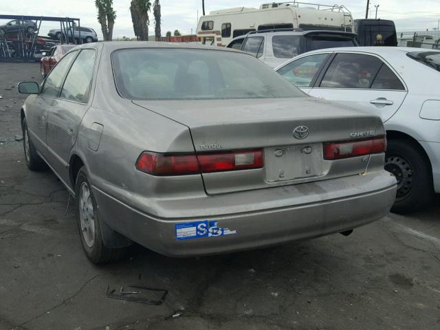 JT2BF22K8W0134130 - 1998 TOYOTA CAMRY CE TAN photo 3