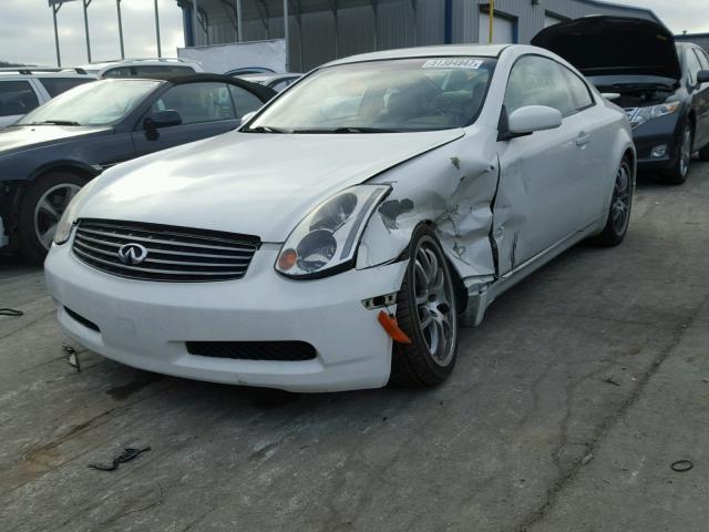 JNKCV54E55M405464 - 2005 INFINITI G35 WHITE photo 2