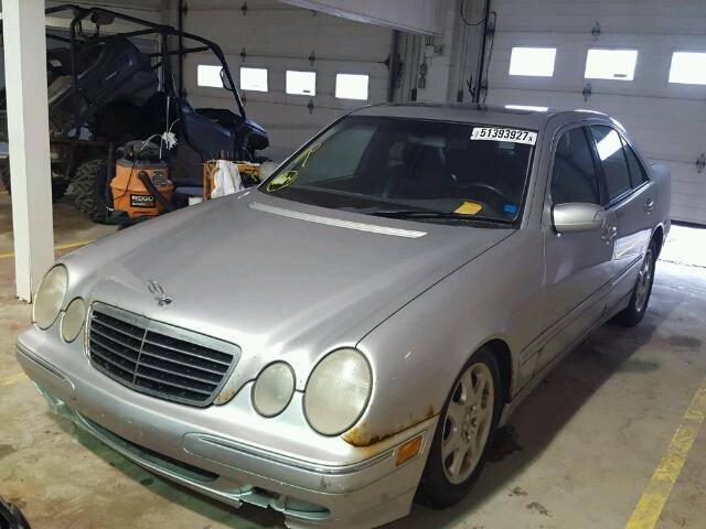 WDBJF82J32X065571 - 2002 MERCEDES-BENZ E 320 4MAT SILVER photo 2