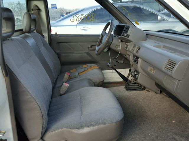 JAACL11L9S7207846 - 1995 ISUZU CONVENTION WHITE photo 5