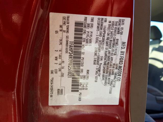 1FAHP34N39W251021 - 2009 FORD FOCUS S RED photo 10