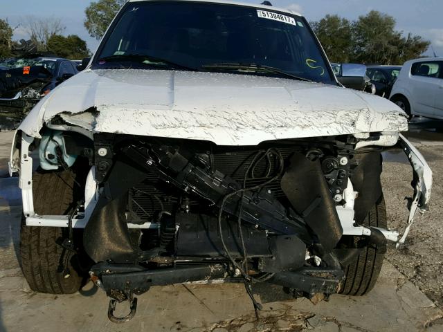 5LMJJ2HT9HEL08836 - 2017 LINCOLN NAVIGATOR Biały zdjęcie 9